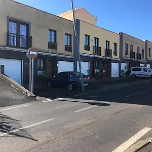 https://preciosa-casa-tfe-norte-a-12km-puerto-de-la-cruz.in-canary-islands.com